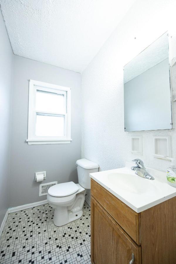 Cheerful Home With Free Parking And Wifi Rochester Esterno foto